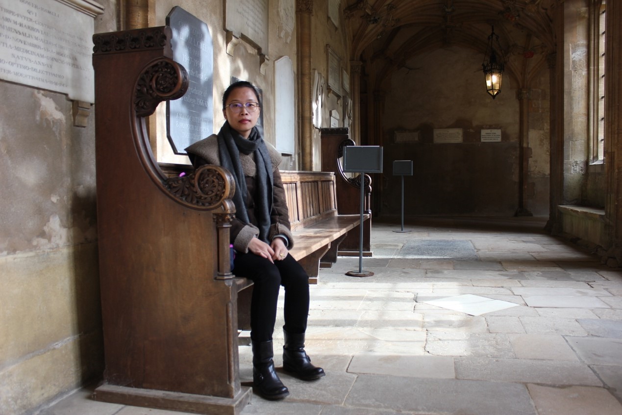 邝明艳.jpg 邝明艳.jpg