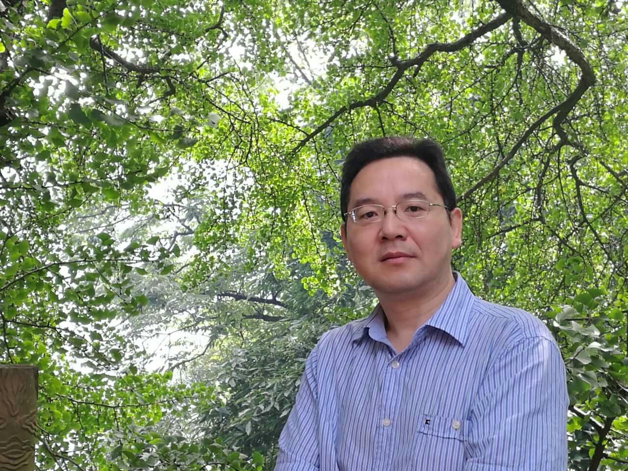 张兴成照片.jpg 张兴成照片.jpg